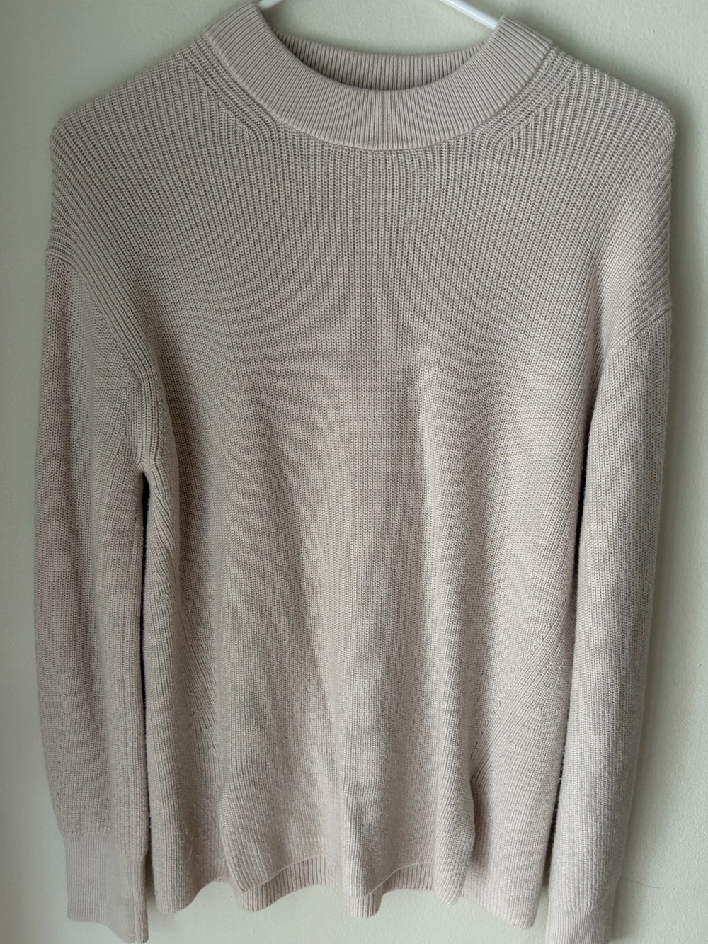 41. Size Medium LULULEMON Bone Ribbed Sweater